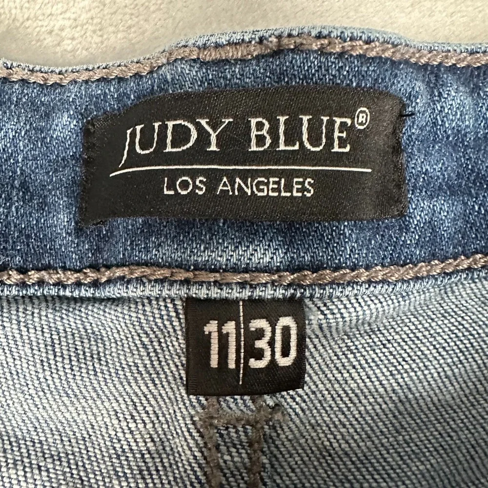 Judy Blue Boyfriend Fit Jeans‎ Mid Rise Distressed Denim Medium Wash Size 11/30